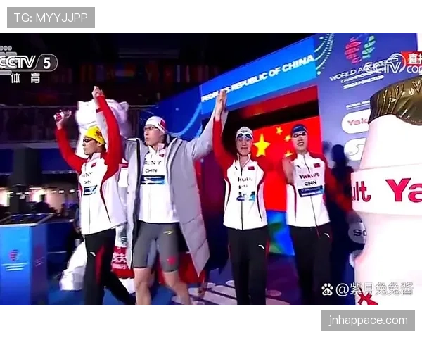 刷到徐嘉余卸下泳镜的那组照，居然不是运动风，精致感把普通人打脸